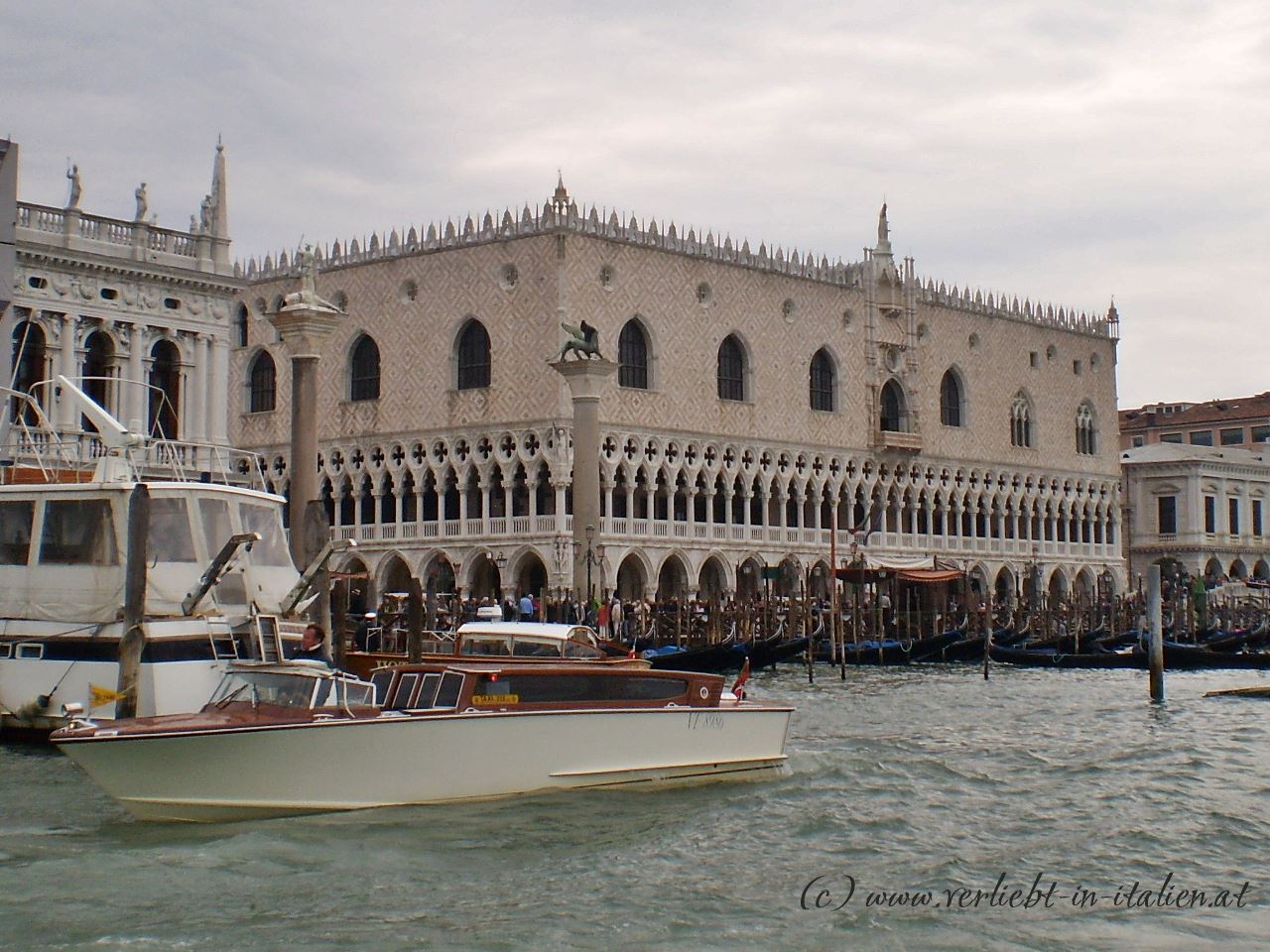 San Marco mit Booten