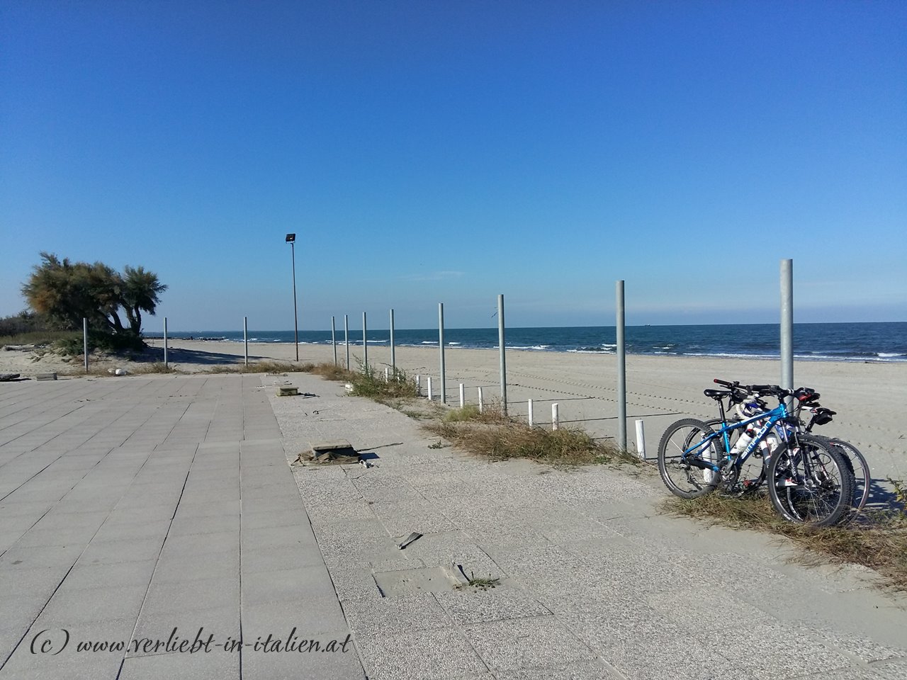 Fahrräder am Strand