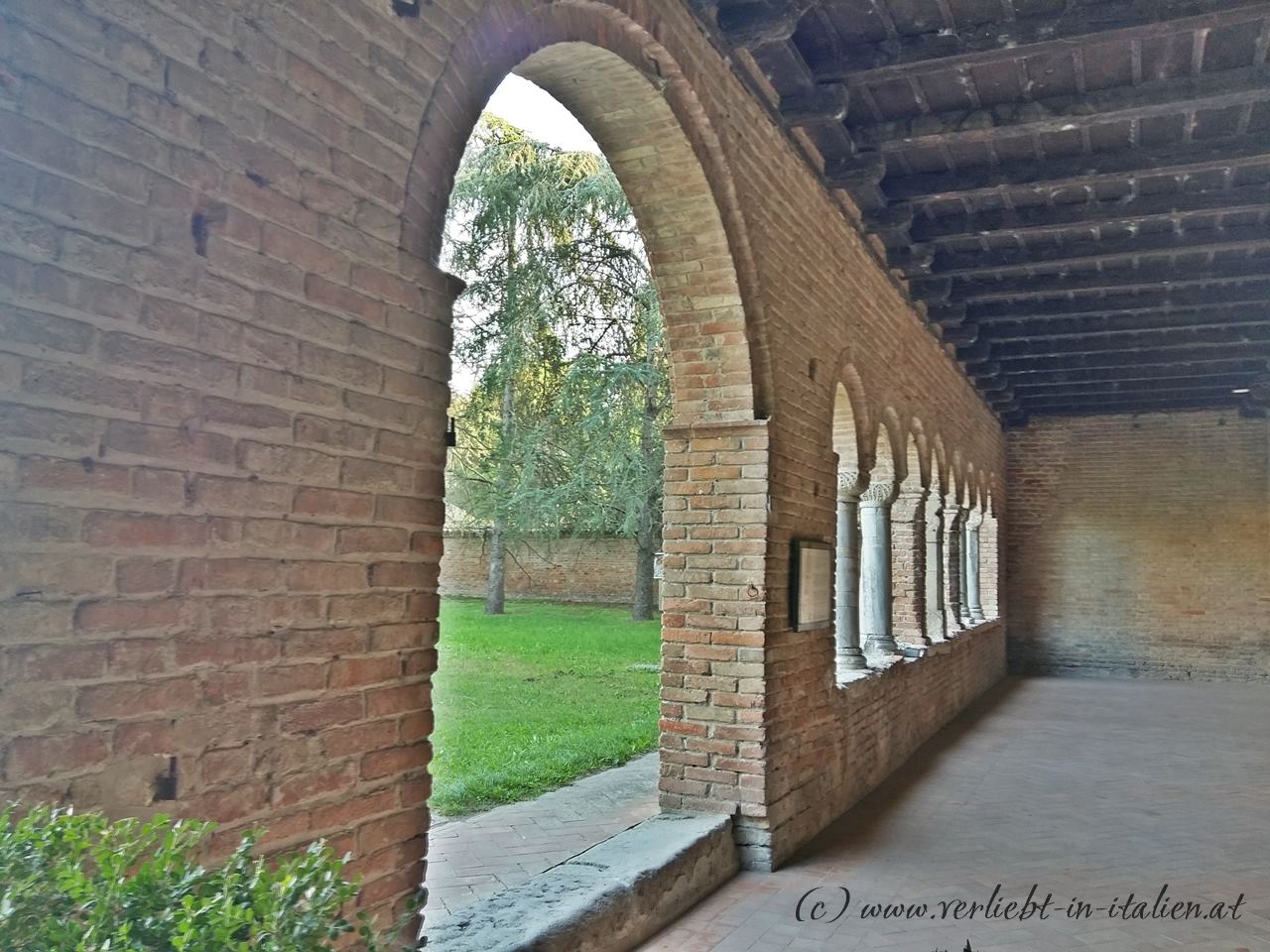 Patio-Palazzo-della-Ragione-Pomposa