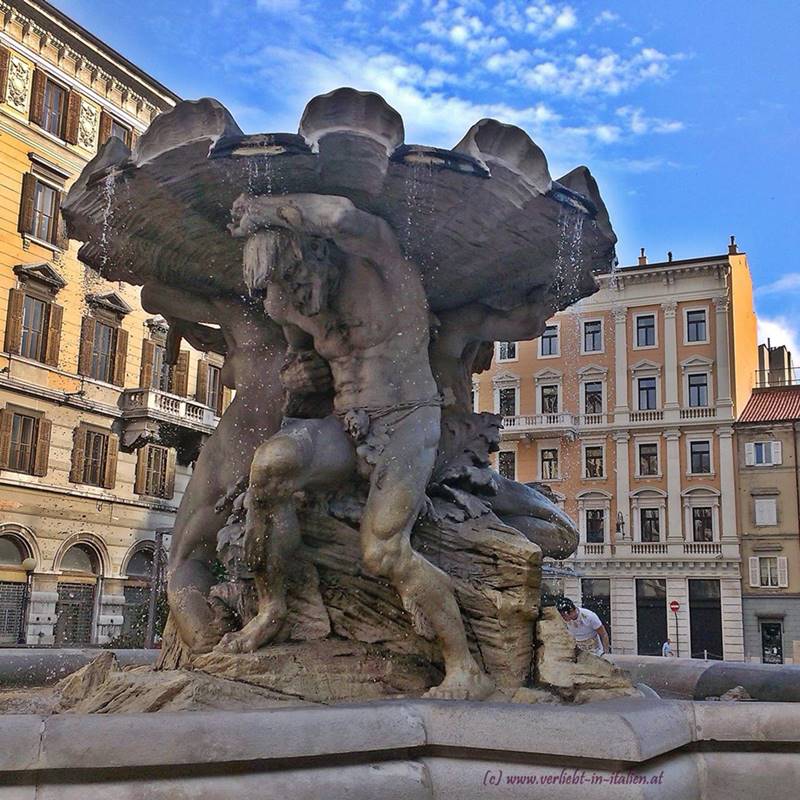 Fontana dei Tritoni - Brunnenseite - männlich