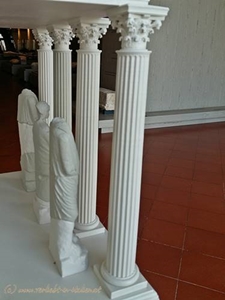 4-römische Säulen