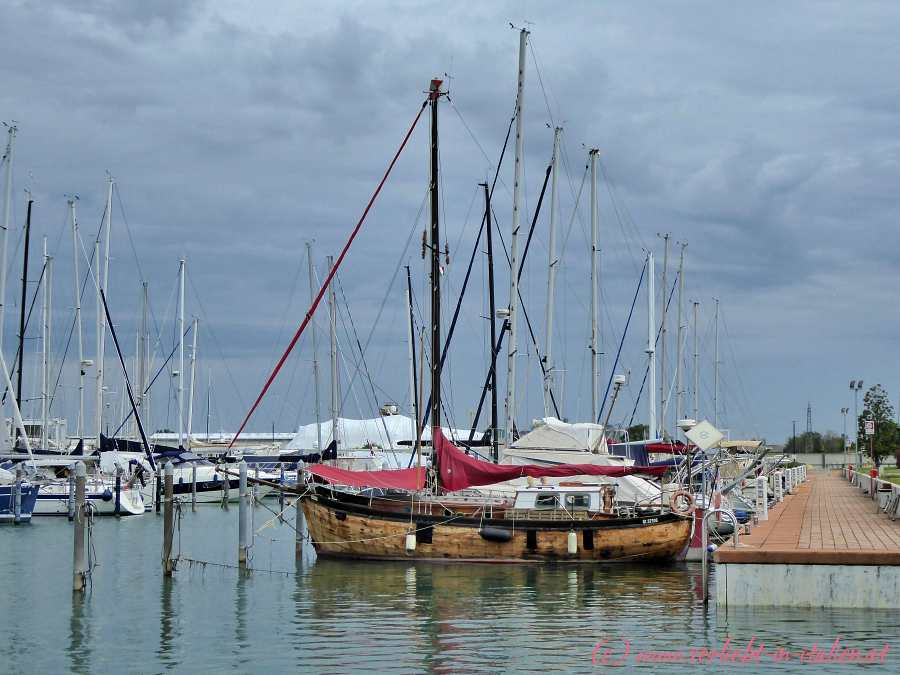 Mehr Marinas in der Mitte von Friaul