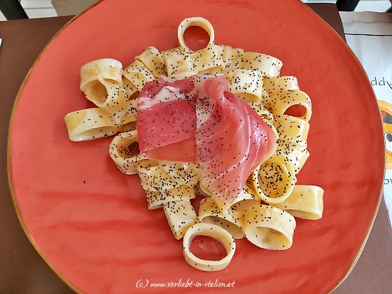 Pasta mit Mohn