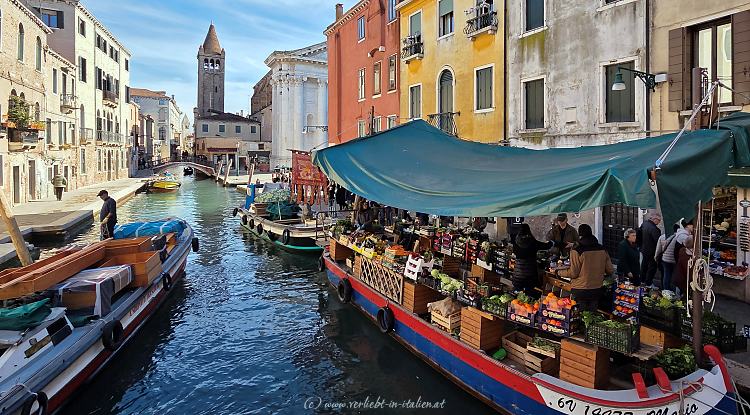 Gemüseboot in Venedig