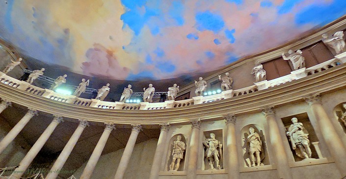 Statuen Zuschauertribüne Teatro Olimpico