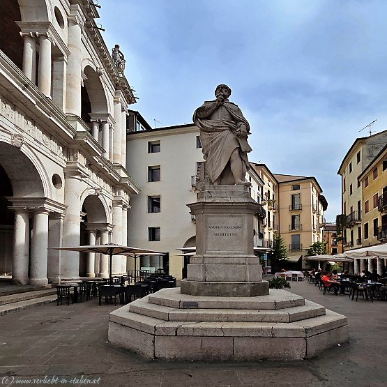 Andrea Palladio Statue