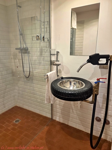 Bad mit Dusche