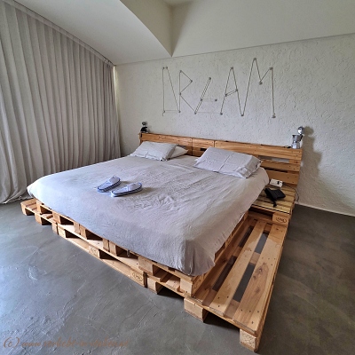 Paletten Bett