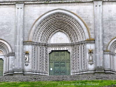 Portal San Fortunato Todi