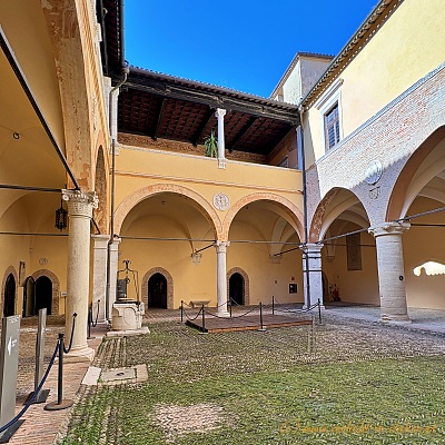 Burghof Gradara