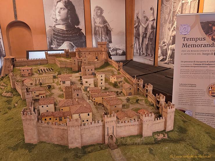 Modell der Burg Gradara