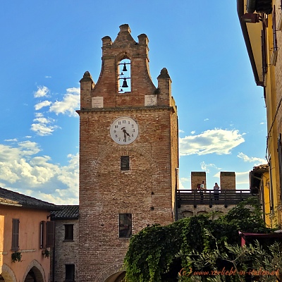 Uhrturm Gradara dorfseitig