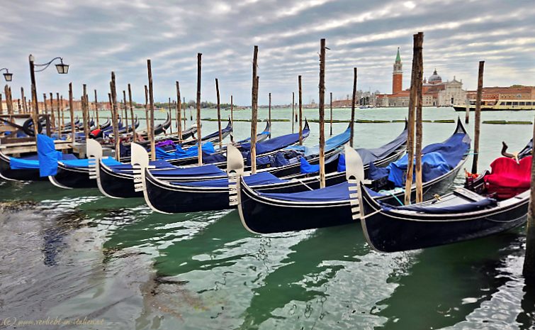 San Giorgio Maggiore mit Gondeln