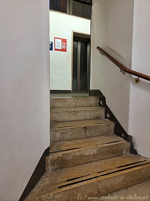 Zugang zum Aufzug Glockenturm