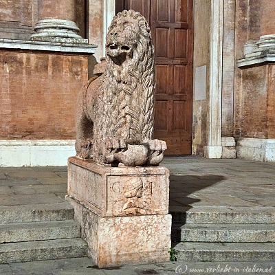 Löwe der Basilica di San Prospero Reggio Emilia