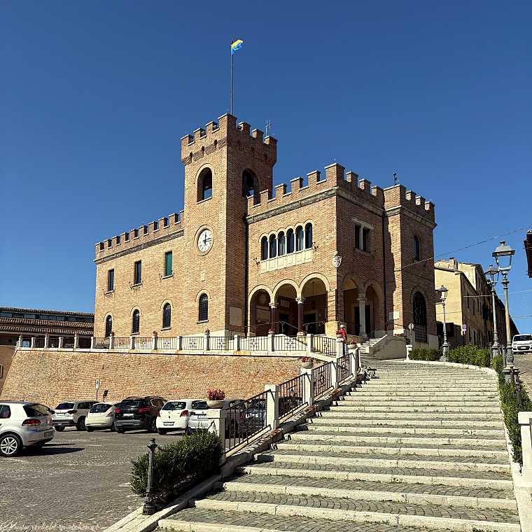 Mondolfo Zugang zum Palazzo Comunale