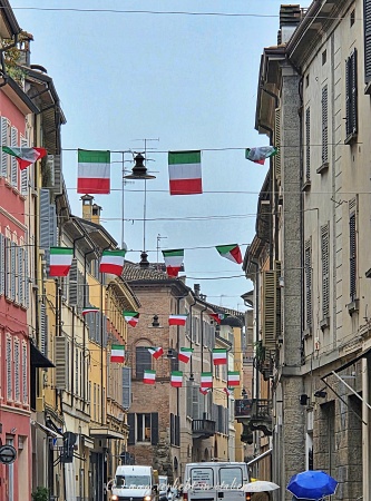 Via Emilia Santo Stefano