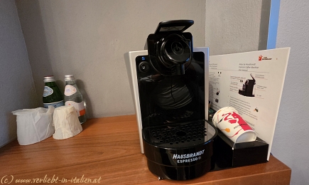 Wasser und Kaffee im CasaDodici