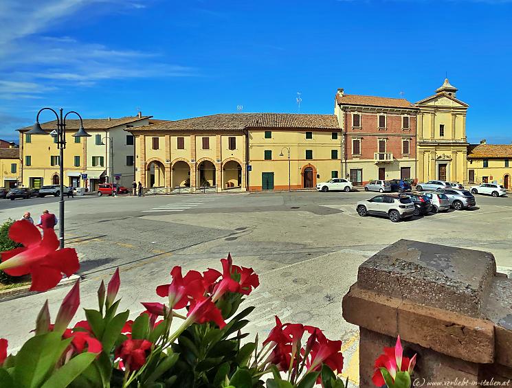 Hauptplatz in Morro dAlba