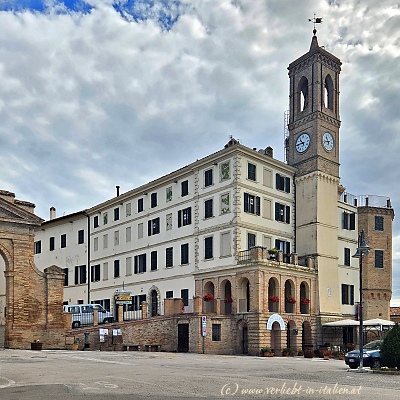 Piazza Tarsetti Morro dalba