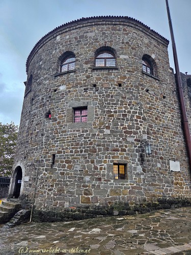 Turm Burg Gorzia