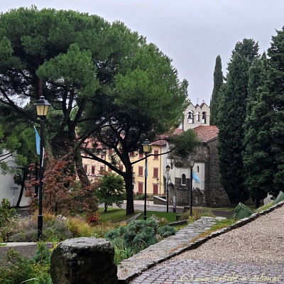 Weg Burg Gorizia