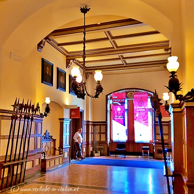 Halle im Miramare