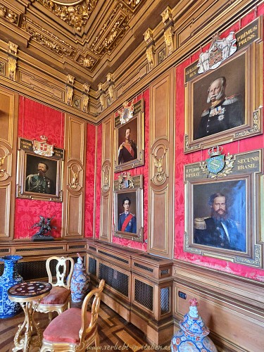 Herrschersaal mit Portraits Miramare