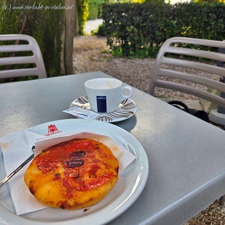 Snack im Caffe Massimiliano