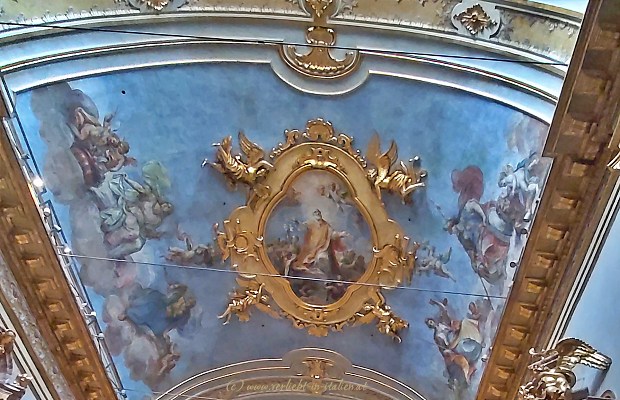 Kirchenraum Santa Maria sopra Minerva Assisi